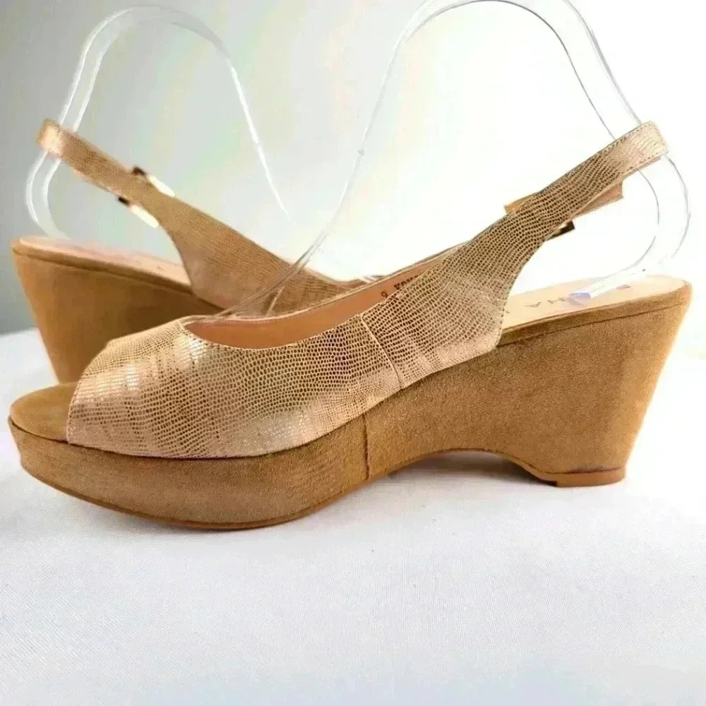 SACHA LONDON Amazing platform sandal!